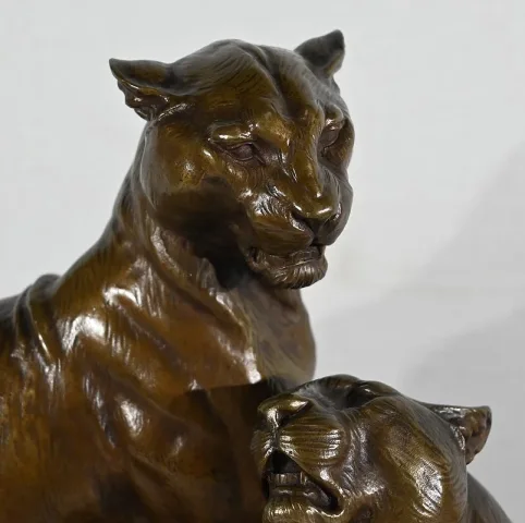 Important Bronze « Couple de Lionnes », de L. Riché – Début XXe