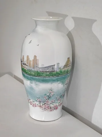 Grand Vase en Porcelaine du Japon - XXe