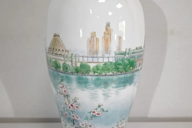 Grand Vase en Porcelaine du Japon - XXe