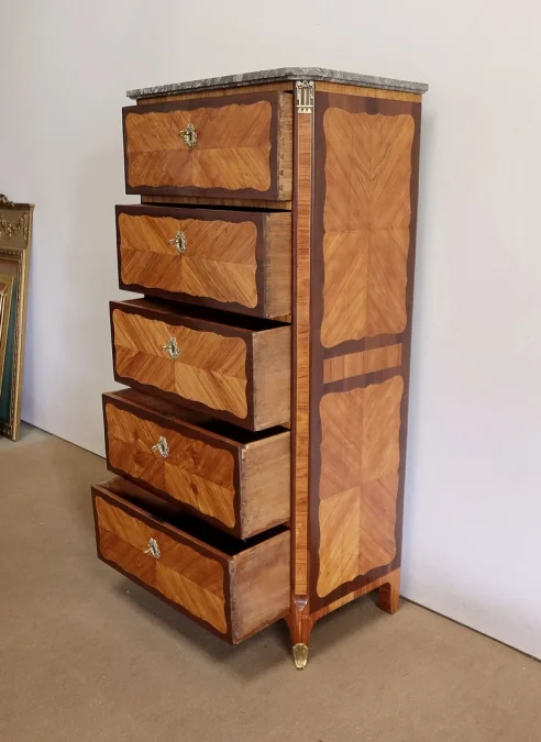 Chiffonnier en Bois Précieux, époque Louis XV – XVIIIe