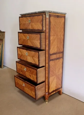 Chiffonnier en Bois Précieux, époque Louis XV – XVIIIe