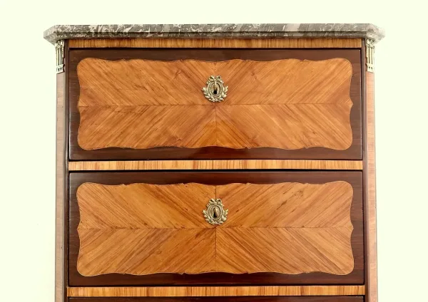 Chiffonnier en Bois Précieux, époque Louis XV – XVIIIe