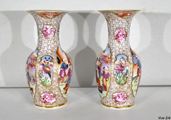 Paire de Vases en Porcelaine de Chine – Début XXe