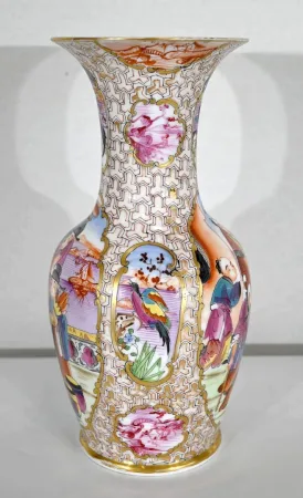 Paire de Vases en Porcelaine de Chine – Début XXe