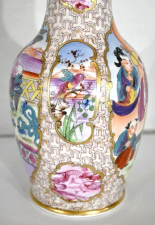 Paire de Vases en Porcelaine de Chine – Début XXe