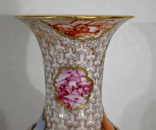Paire de Vases en Porcelaine de Chine – Début XXe
