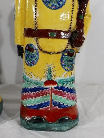 Importantes Statues en Faïence « Les Dignitaires Mandarins », Chine – XXe