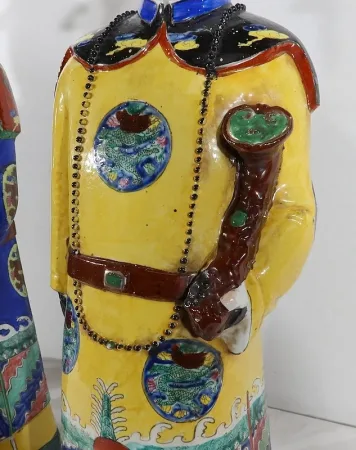Importantes Statues en Faïence « Les Dignitaires Mandarins », Chine – XXe