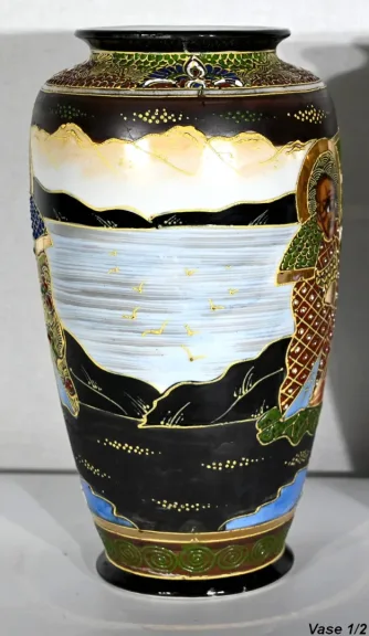 Paire de Vases Satsuma en Porcelaine du Japon – Début XXe