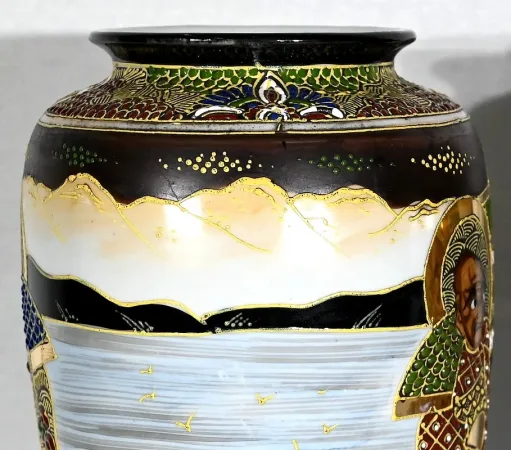Paire de Vases Satsuma en Porcelaine du Japon – Début XXe