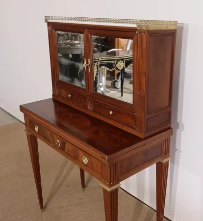 Petit Bonheur-du-Jour en Acajou, style Louis XVI – Milieu XIXe