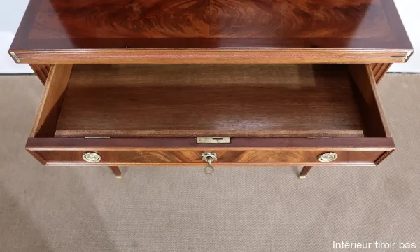 Petit Bonheur-du-Jour en Acajou, style Louis XVI – Milieu XIXe