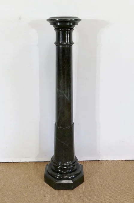 MARMOR-SÄULE