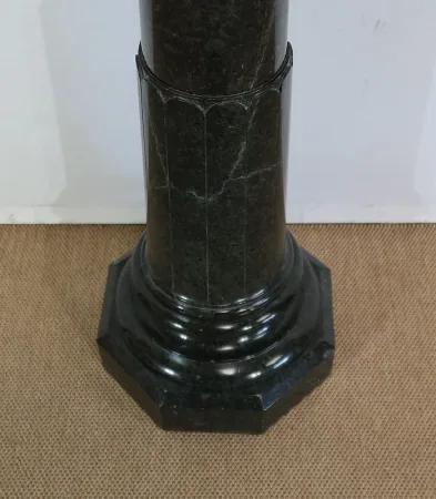 Colonne à plateau tournant en Marbre Vert de Mer – 2ème moitié XIXe