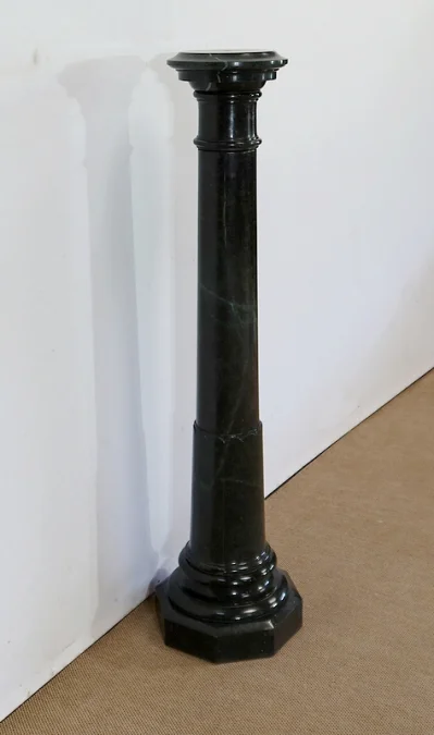 MARMOR-SÄULE
