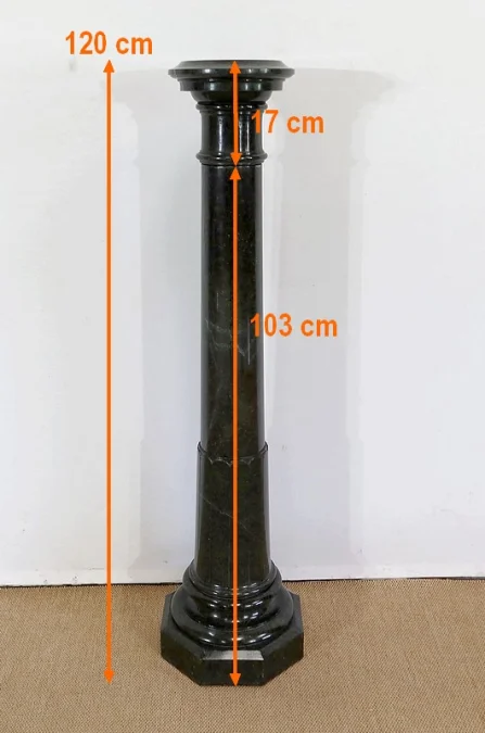 MARMOR-SÄULE