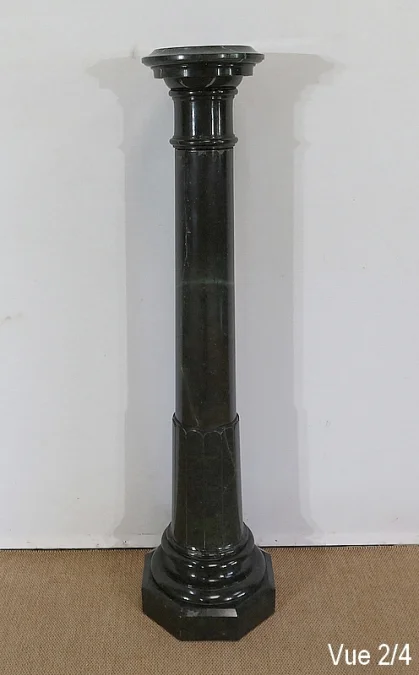 MARMOR-SÄULE