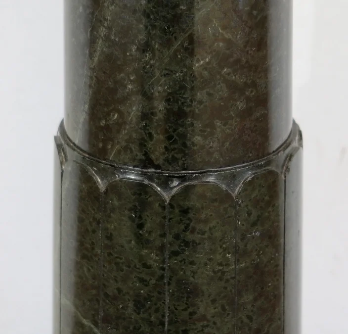 MARMOR-SÄULE
