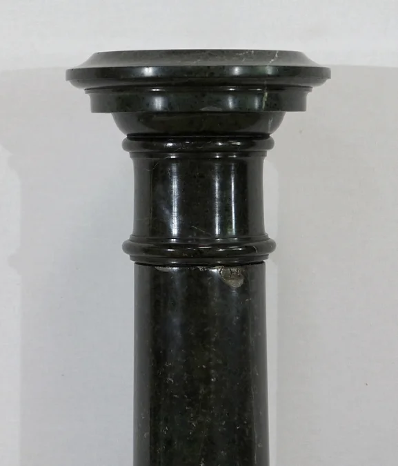 MARMOR-SÄULE