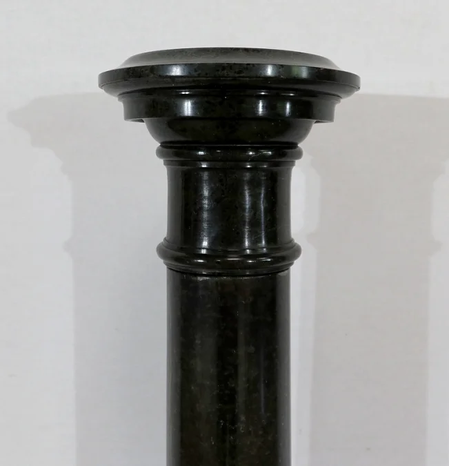 MARMOR-SÄULE