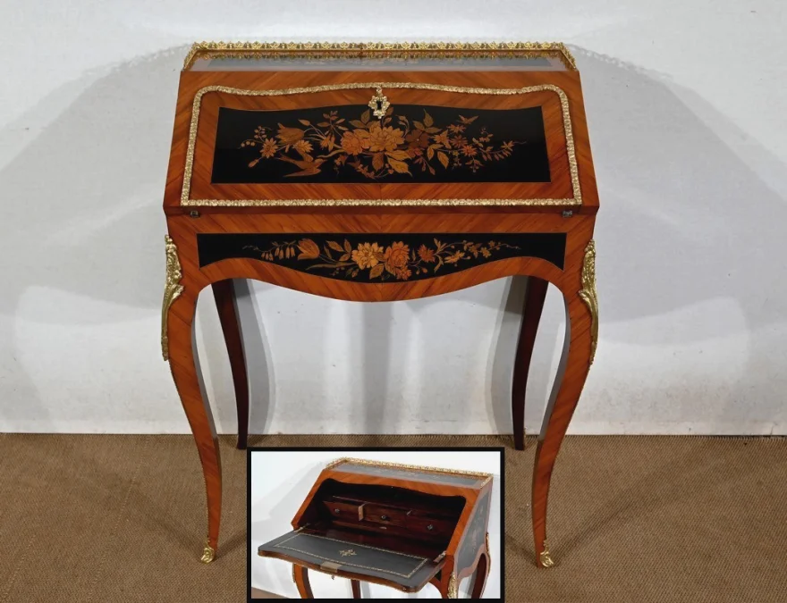 DAMENSCHREIBTISCH IM LOUIS XV-STIL