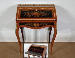 DAMENSCHREIBTISCH IM LOUIS XV-STIL