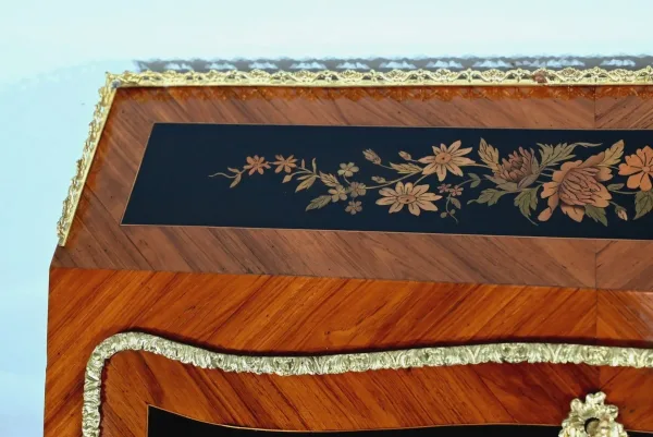 Bureau de Dame en Bois Précieux, style Louis XV, époque Napoléon III – 2ème moitié du XIXe