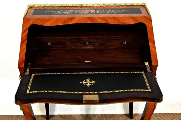 Bureau de Dame en Bois Précieux, style Louis XV, époque Napoléon III – 2ème moitié du XIXe