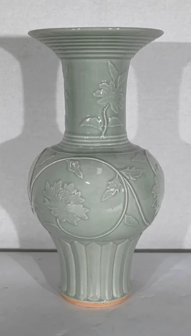 CELEDON-VASE