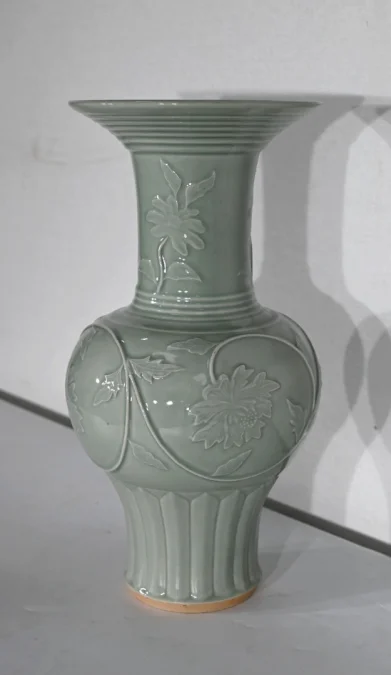 CELEDON-VASE