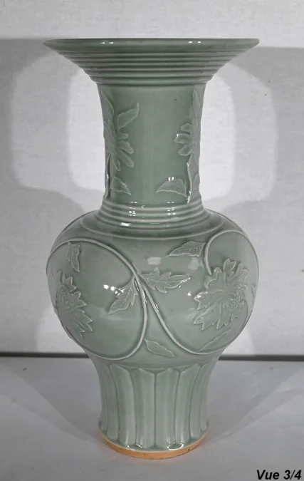 CELEDON-VASE
