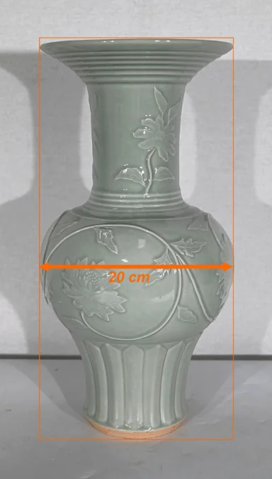 CELEDON-VASE
