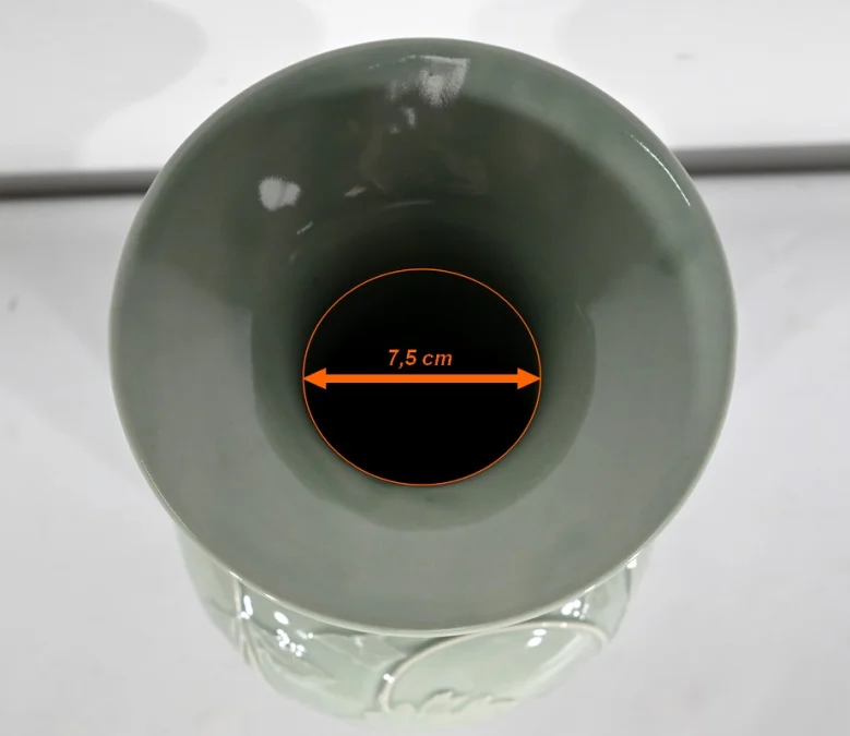 CELEDON-VASE