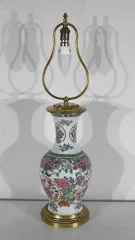 CHINESE PORSELEINEN LAMP