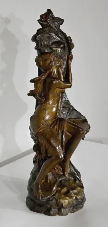 E. Drouot 的青铜雕塑