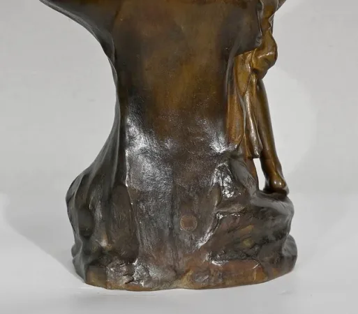 E. Drouot 的青铜雕塑