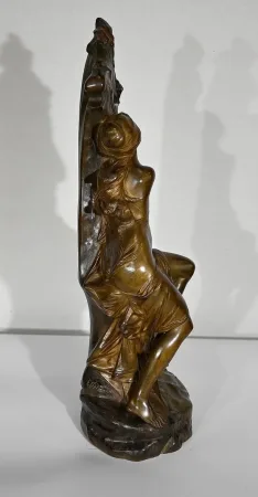 E. Drouot 的青铜雕塑