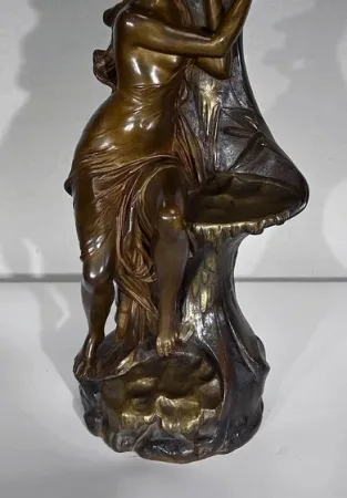 E. Drouot 的青铜雕塑
