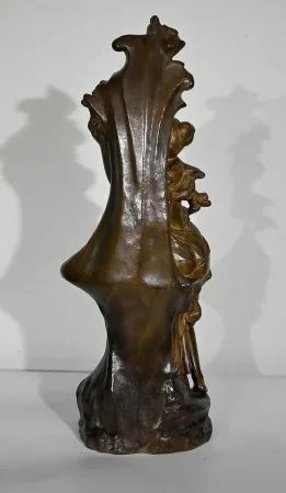 E. Drouot 的青铜雕塑
