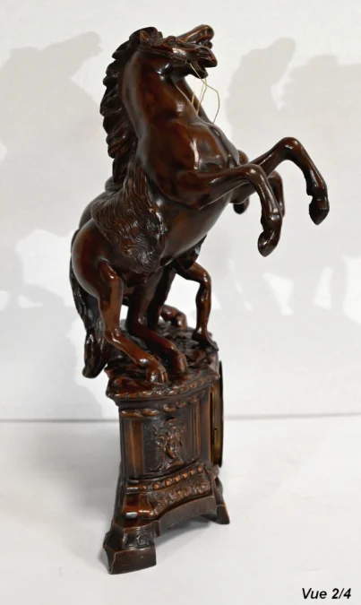 MANTLE GARNITURE