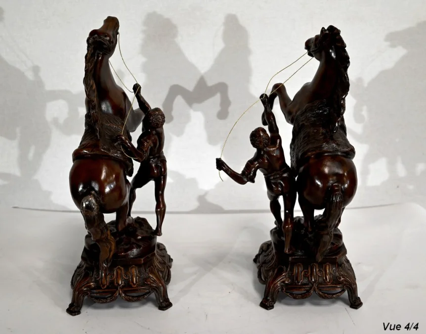 MANTLE GARNITURE