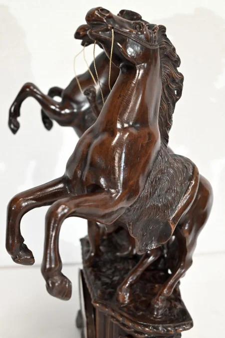 MANTLE GARNITURE