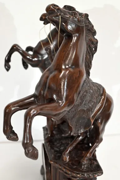 MANTEL GARNITURE