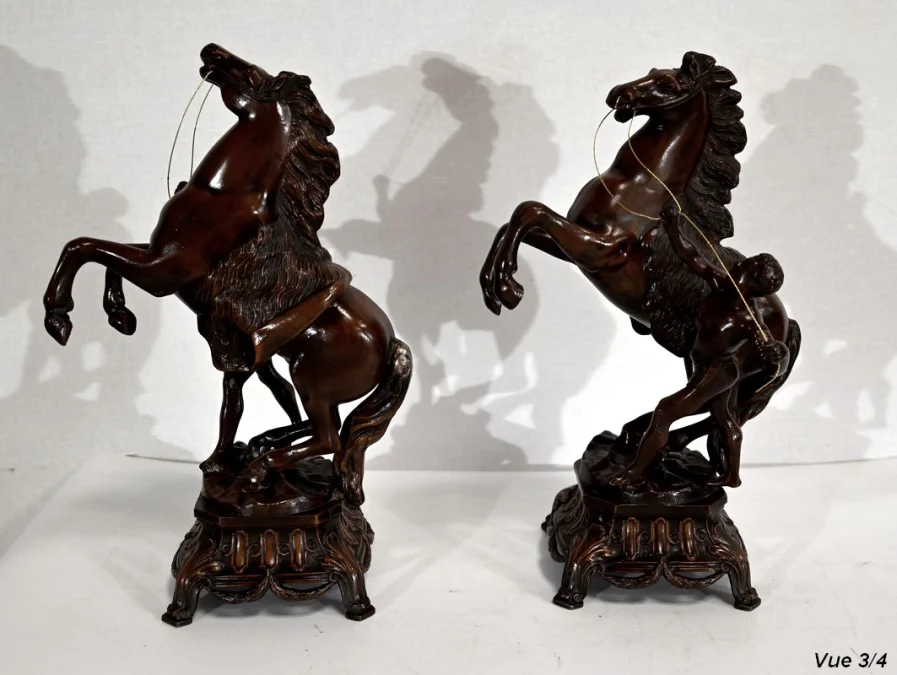 MANTLE GARNITURE