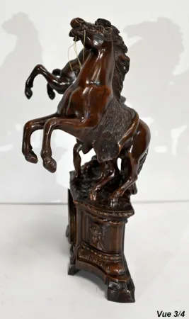 MANTEL GARNITURE