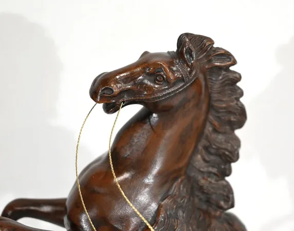 MANTEL GARNITURE