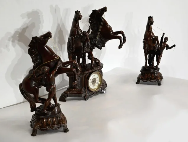 Ensemble de Cheminée "Les Chevaux de Marly", d’après G. Coustou – Début XXe