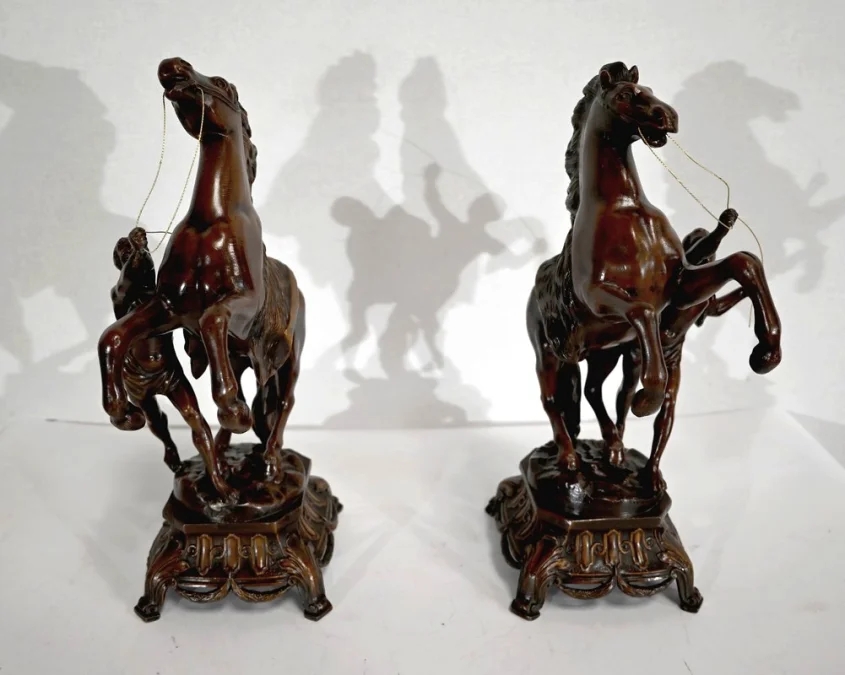 MANTLE GARNITURE
