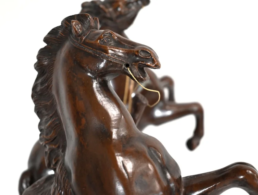 MANTLE GARNITURE