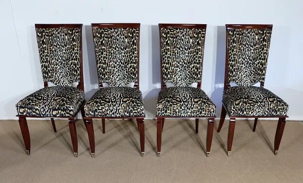 Suite de 4 Chaises en Hêtre massif – 1960